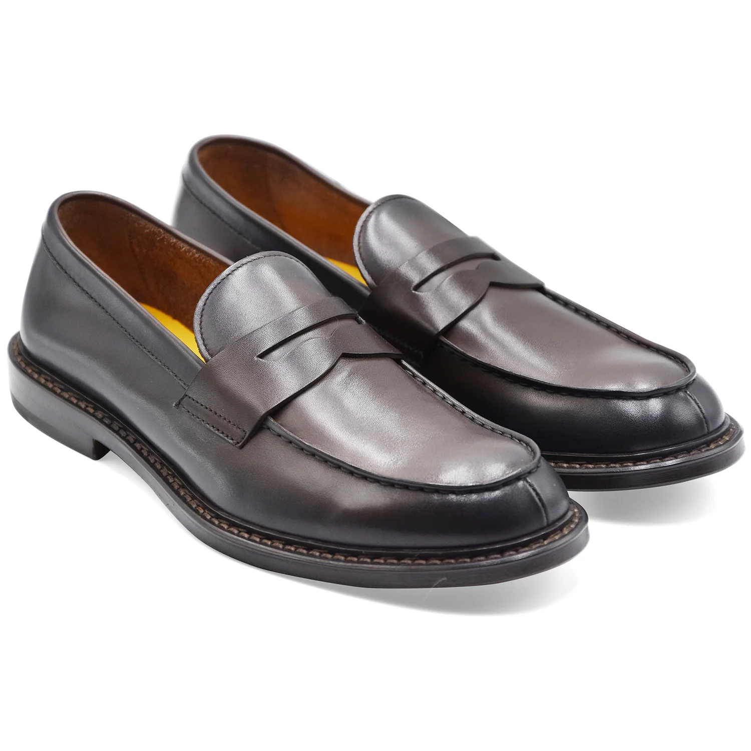 Mocassini Uomo Doucal’s Pelle Testa Moro Dal Design Classico - Image 2